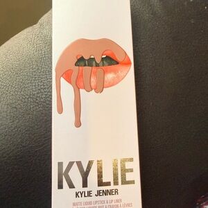 Kylie Jenner Lip Kit - Matte Candy K